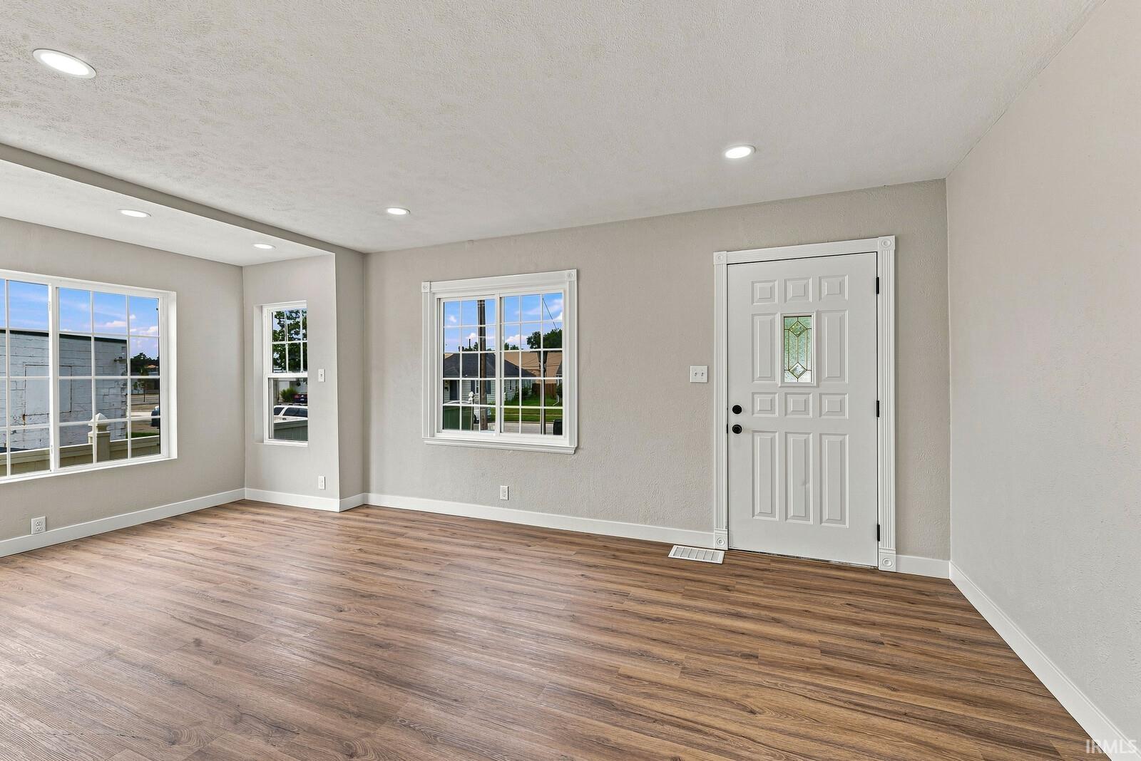 1216 Longfellow Avenue South Bend IN 46615