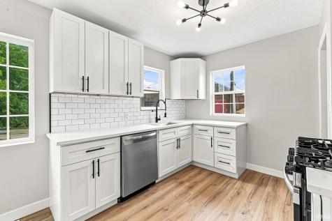 1216 Longfellow Avenue South Bend IN 46615