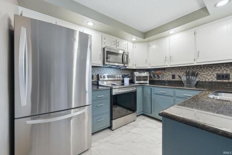 1008 Orlando Drive Fort Wayne IN 46825