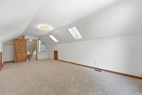 1709 S Walnut Drive Warsaw IN 46580
