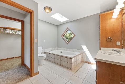 1709 S Walnut Drive Warsaw IN 46580
