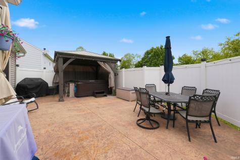 14523 Firethorne Path Fort Wayne IN 46814