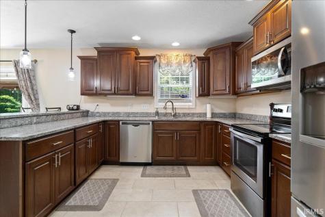 1340 Breezy Creek Drive Evansville IN 47720