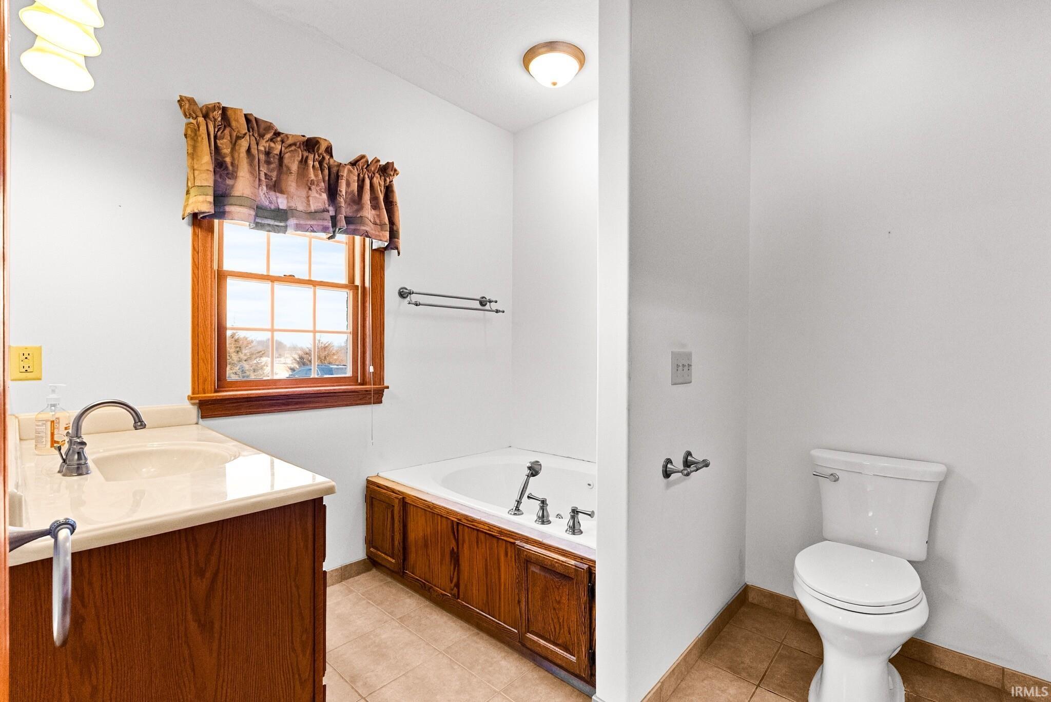 4239 S Kinsey Road Warsaw IN 46580