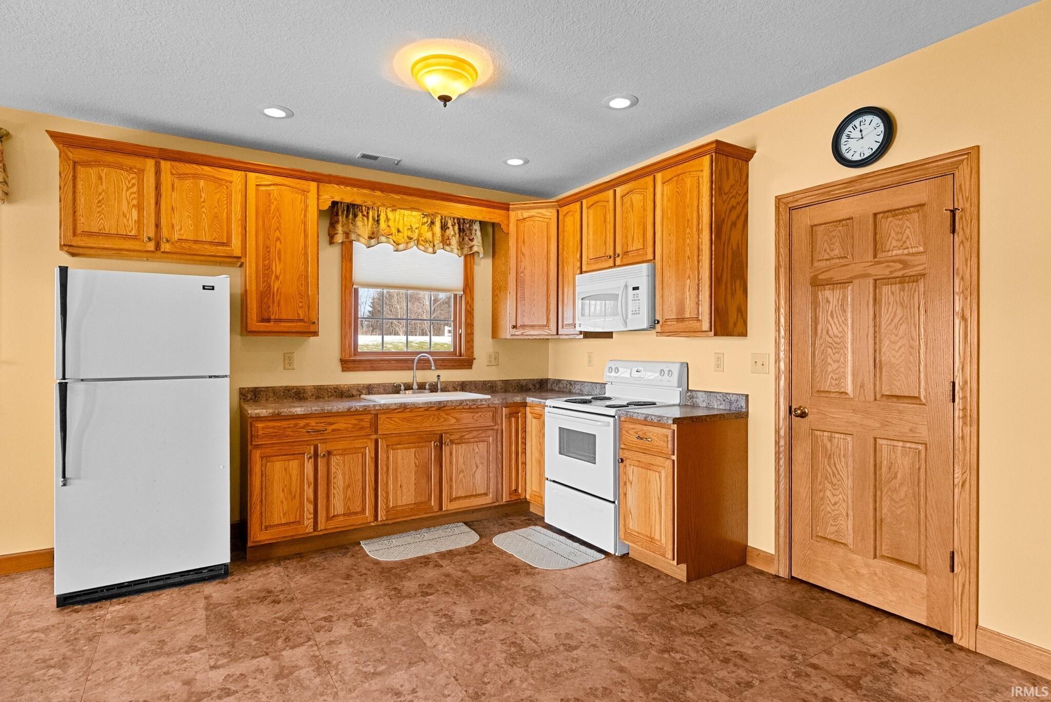 4239 S Kinsey Road Warsaw IN 46580
