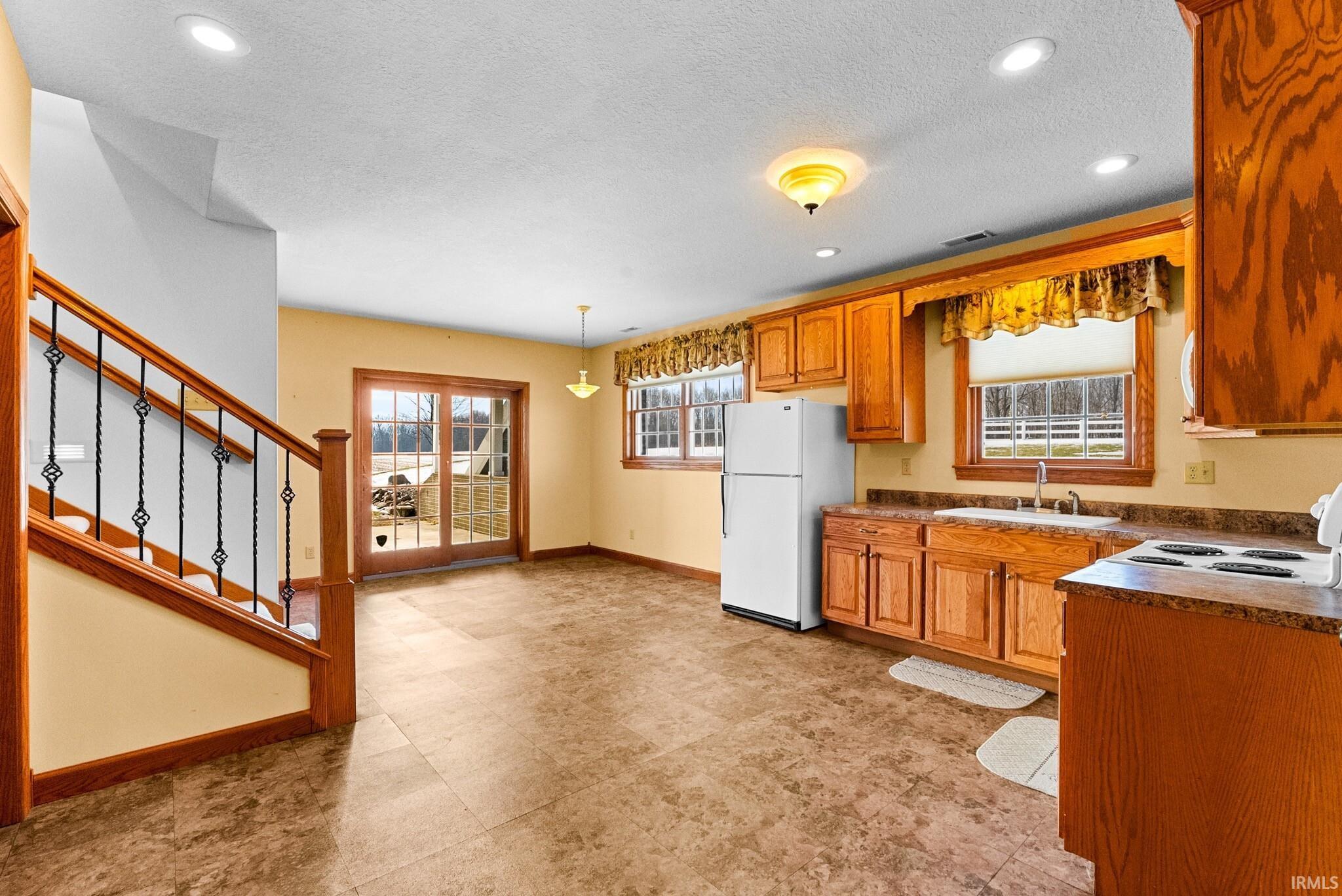 4239 S Kinsey Road Warsaw IN 46580