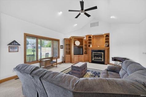 675 N Auburn Ridge Drive Linton IN 47441