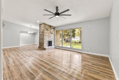 5221 Woodway Drive Fort Wayne IN 46835