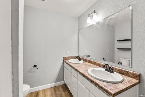 5221 Woodway Drive Fort Wayne IN 46835