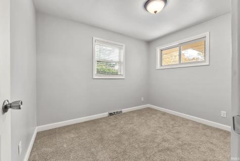 5221 Woodway Drive Fort Wayne IN 46835