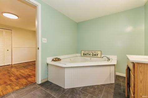 4660 E County Road 550 S Muncie IN 47302