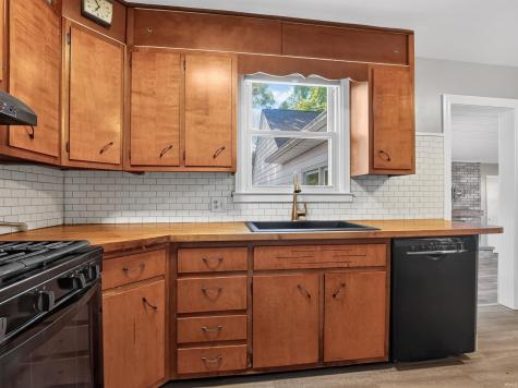 2127 Wawonaissa Trail Fort Wayne IN 46809