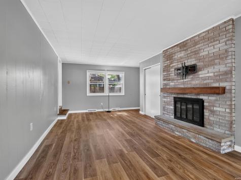 2127 Wawonaissa Trail Fort Wayne IN 46809