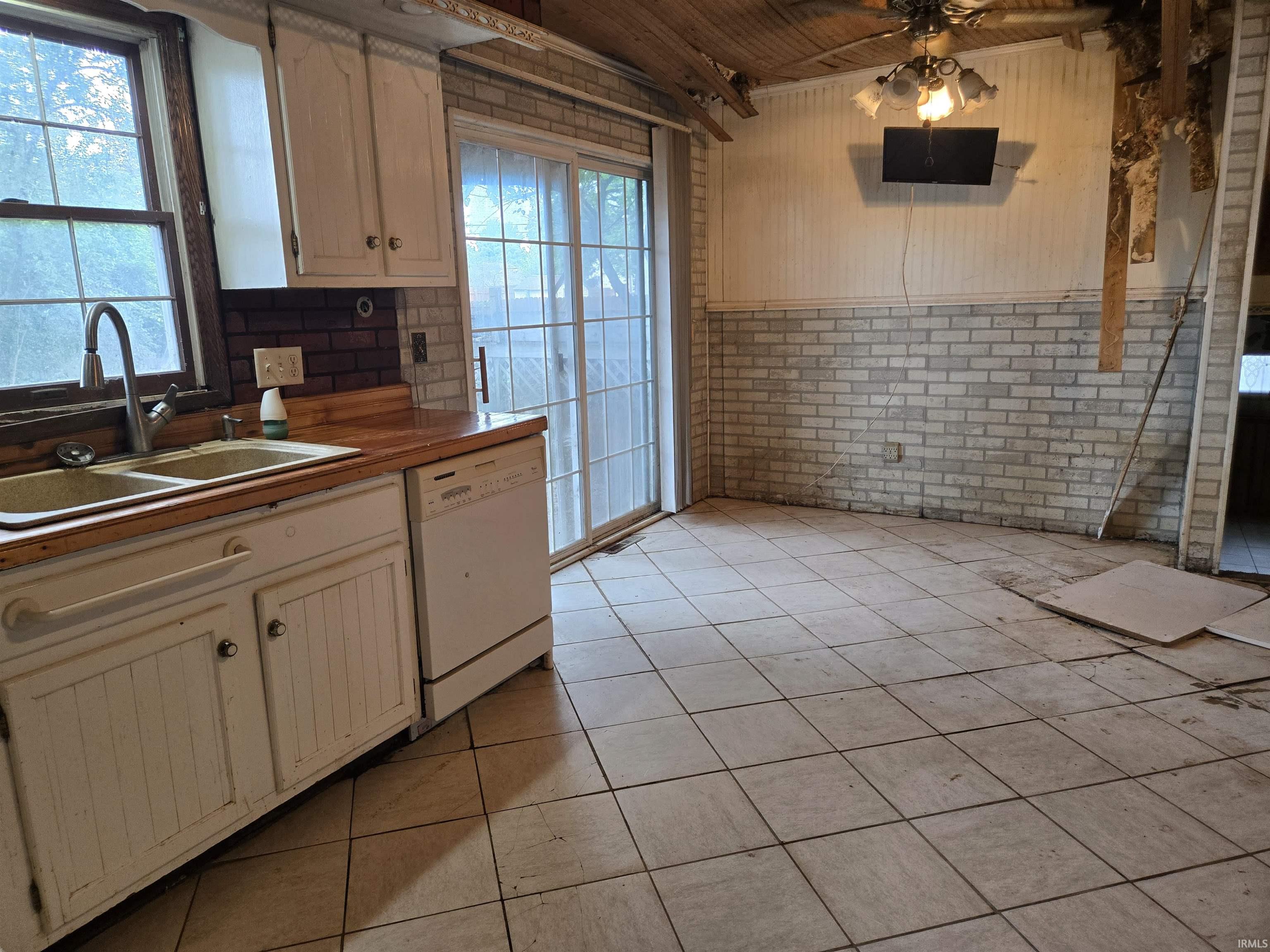56033 Wynnewood Drive Osceola IN 46561