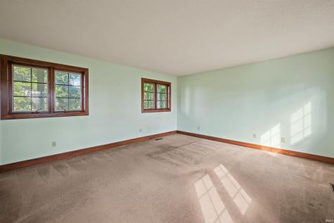 2209 E 900 N Road Huntington IN 46750