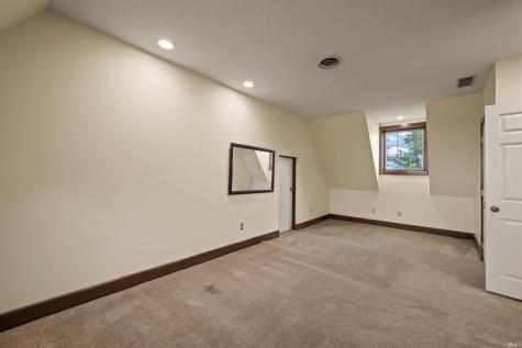 2209 E 900 N Road Huntington IN 46750