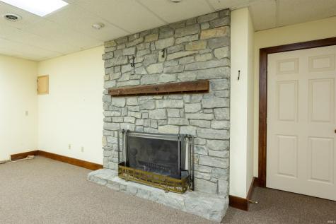 2209 E 900 N Road Huntington IN 46750