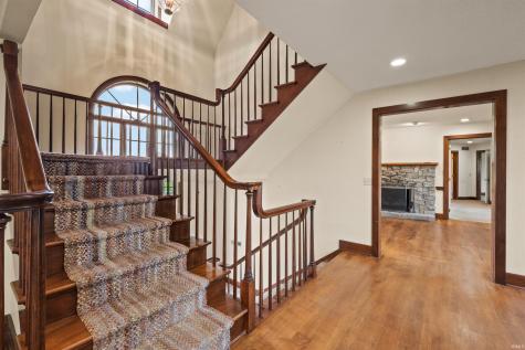 2209 E 900 N Road Huntington IN 46750