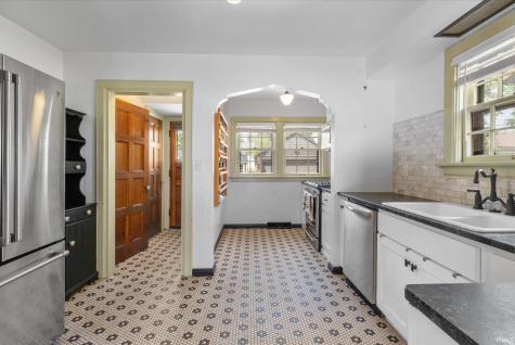 1839 Kenwood Avenue Fort Wayne IN 46805