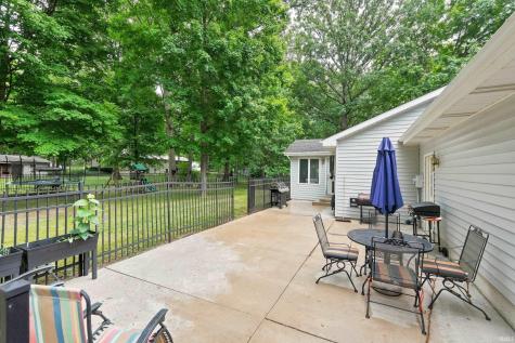 301 Oakwood Drive Albion IN 46701