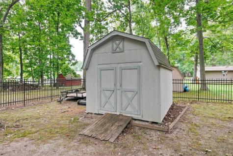 301 Oakwood Drive Albion IN 46701