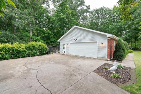 301 Oakwood Drive Albion IN 46701
