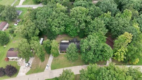 301 Oakwood Drive Albion IN 46701