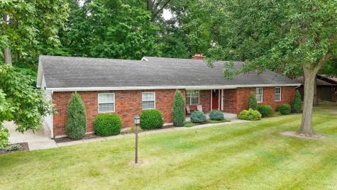 301 Oakwood Drive Albion IN 46701