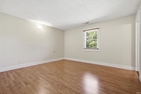 8 Meridian Drive Hartford City IN 47348