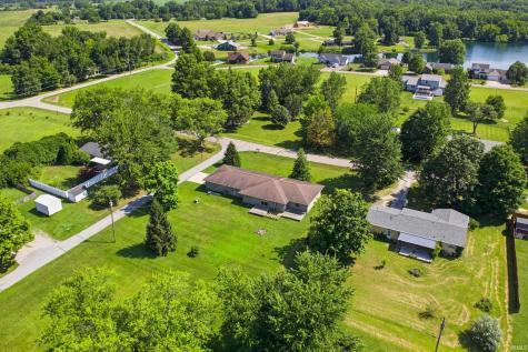 8 Meridian Drive Hartford City IN 47348