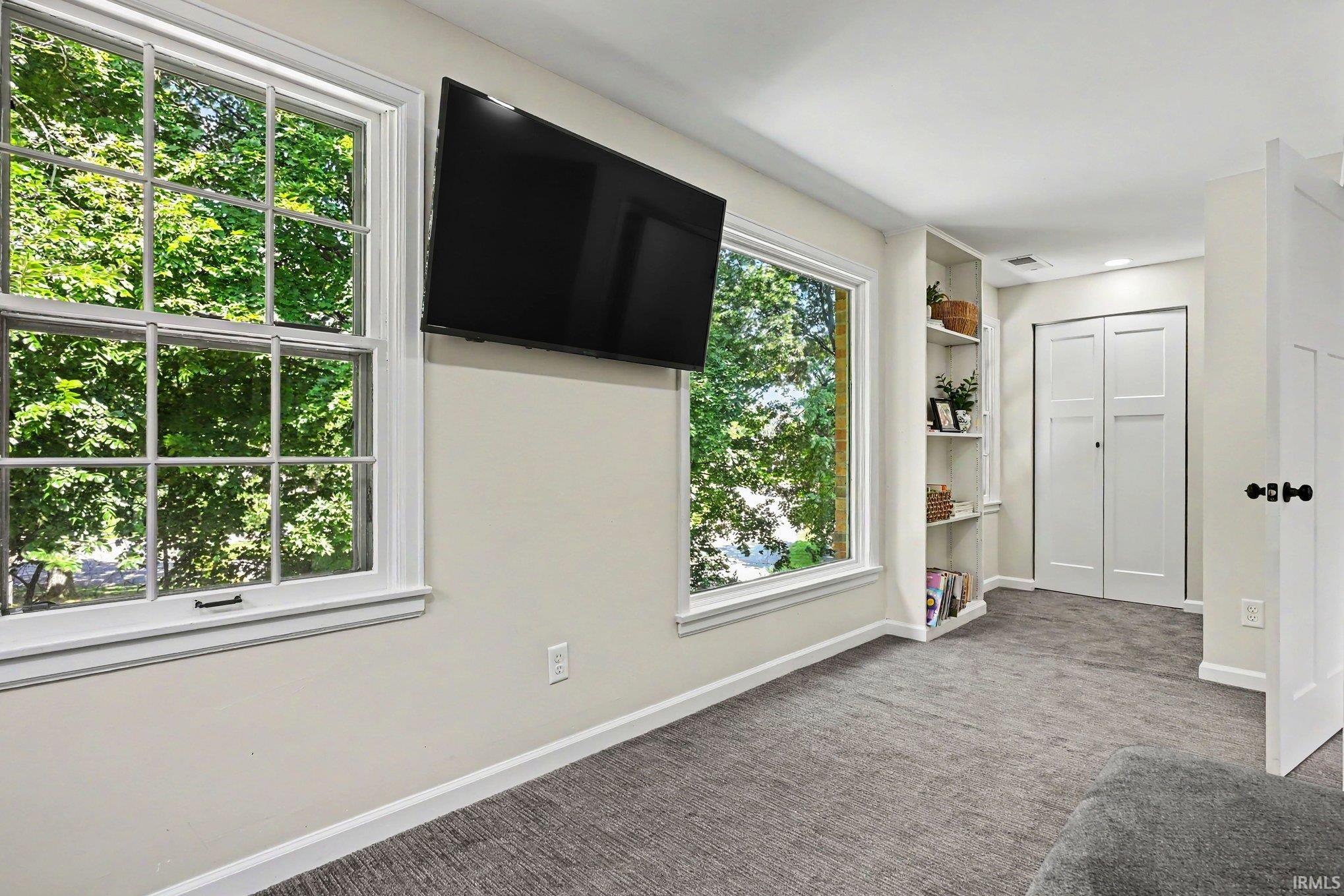 1227 E Irvington Avenue South Bend IN 46614