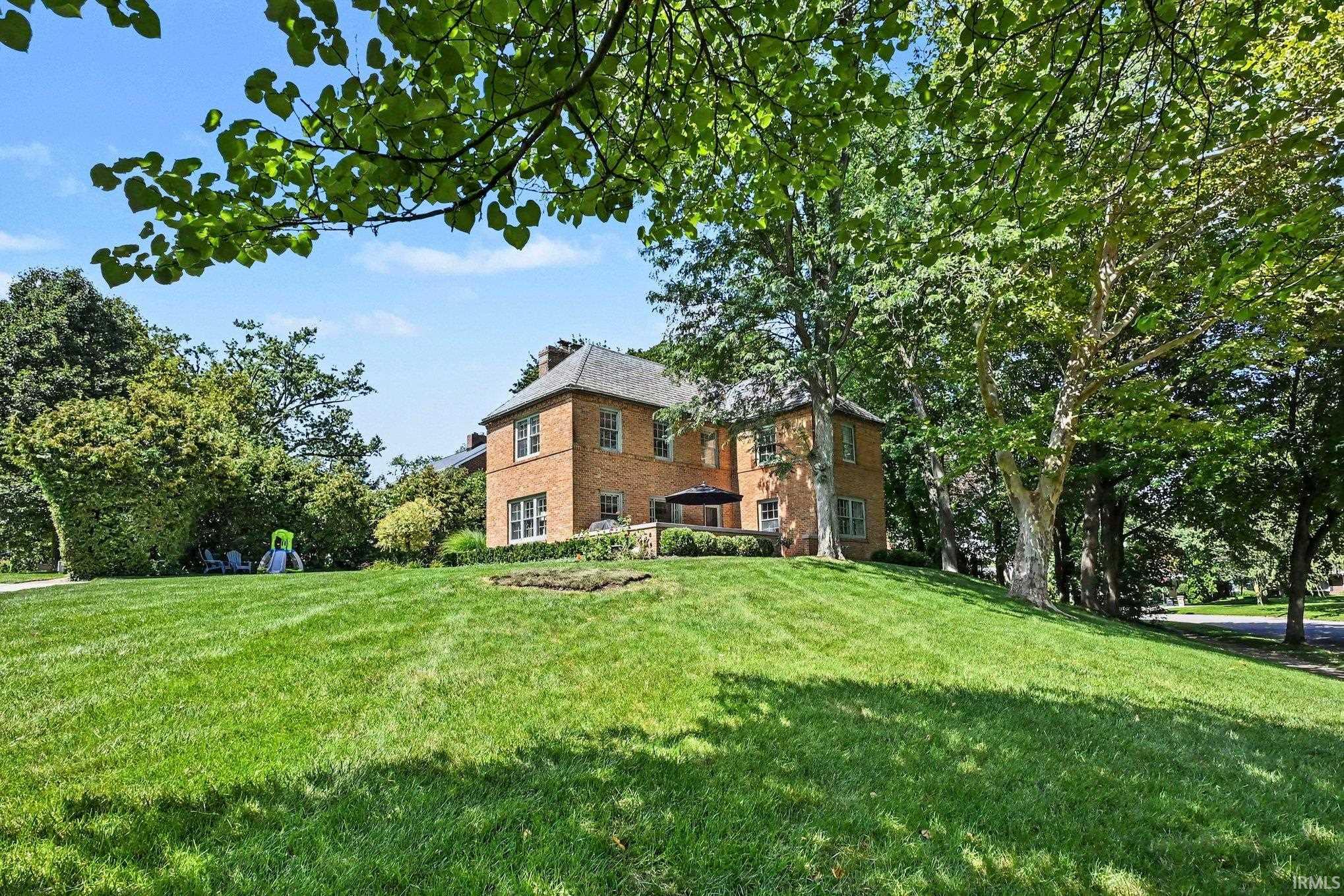 1227 E Irvington Avenue South Bend IN 46614