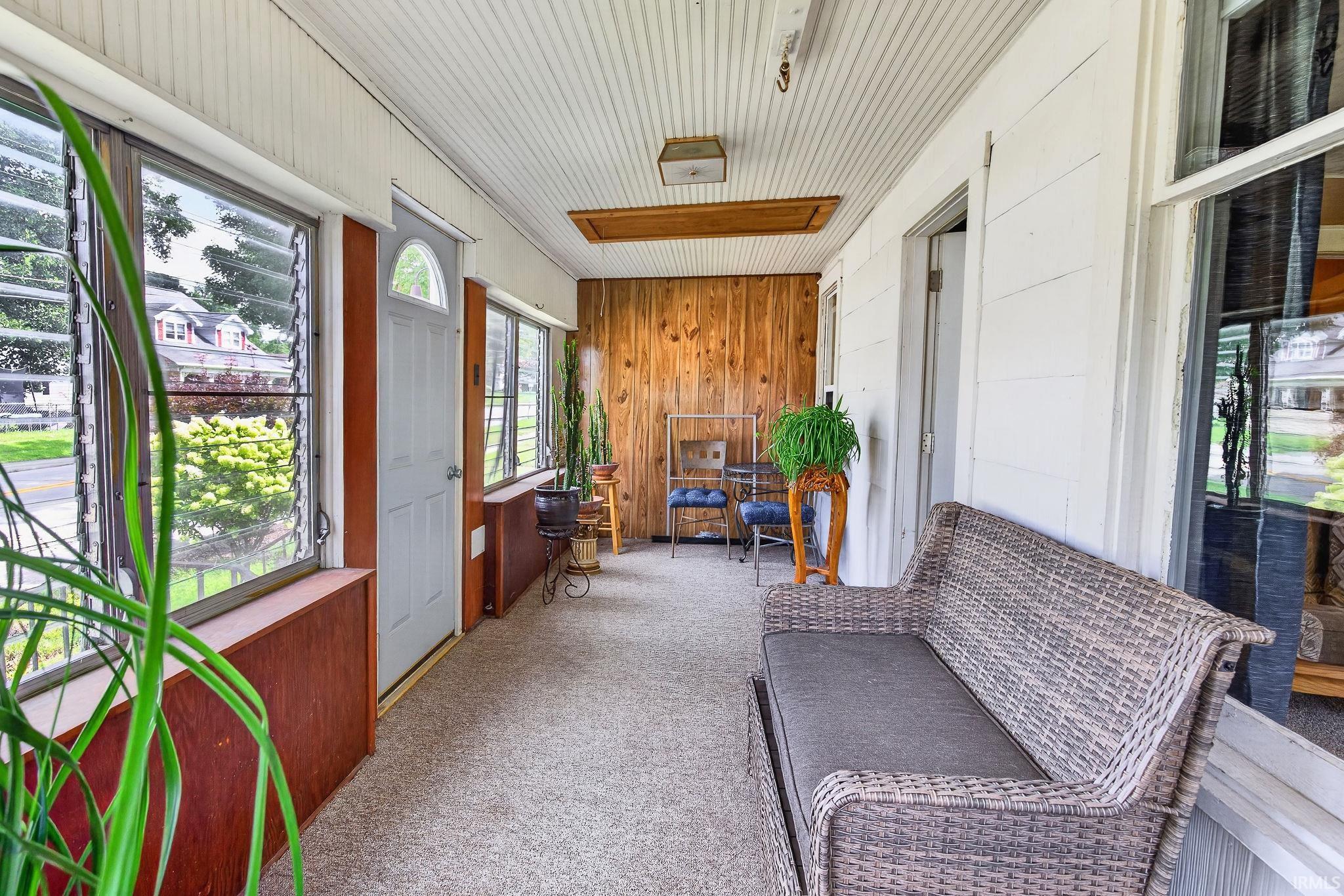 713 W Winona Avenue Warsaw IN 46580
