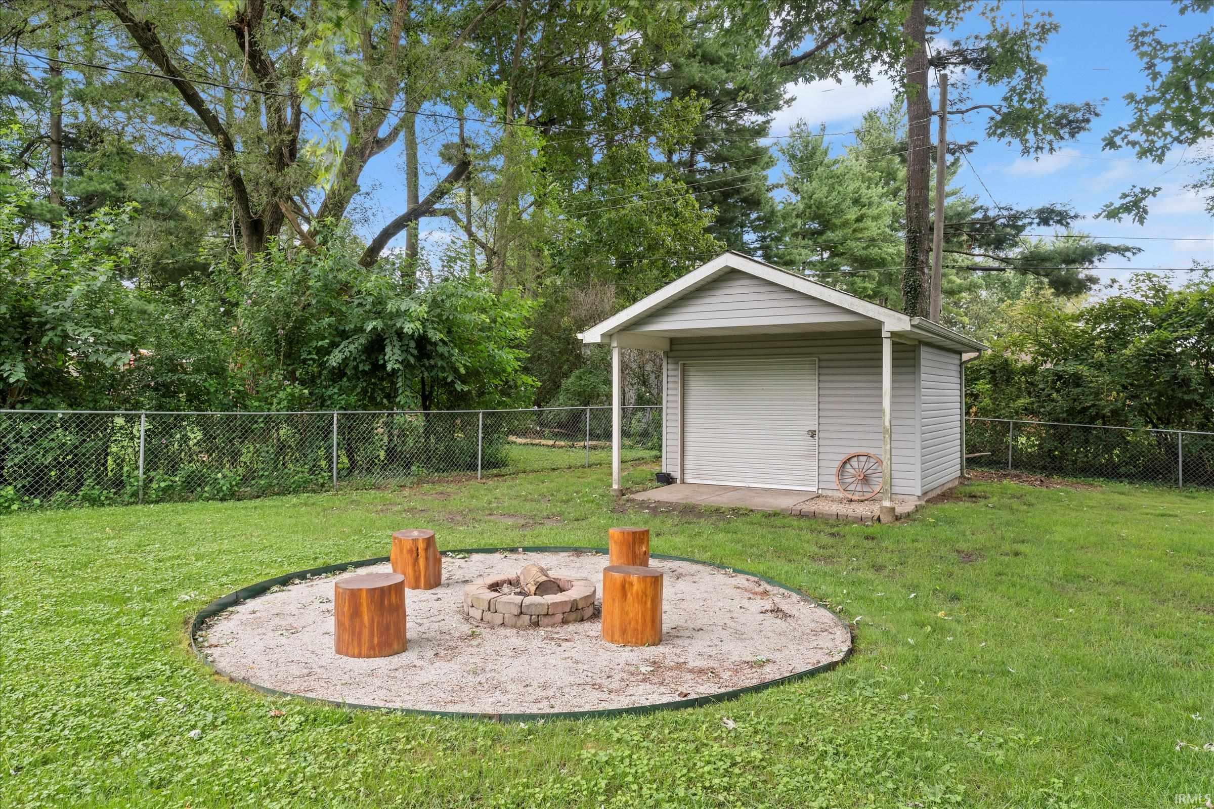 19622 Ruth Avenue South Bend IN 46614