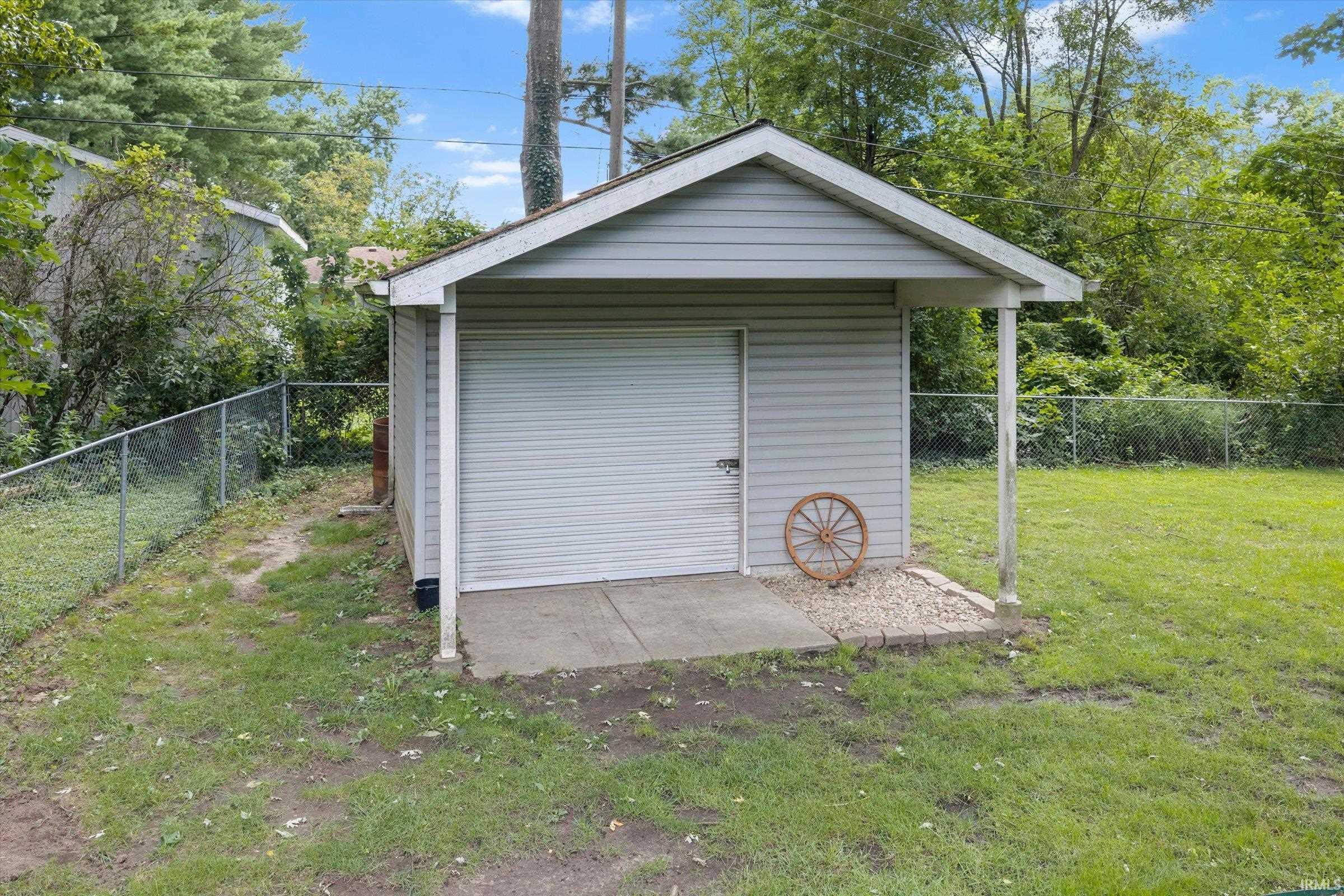 19622 Ruth Avenue South Bend IN 46614