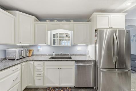 8301 N Santa Barbara Drive Muncie IN 47303
