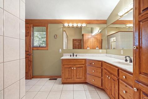 1420 Lake Bluff Drive Kendallville IN 46755