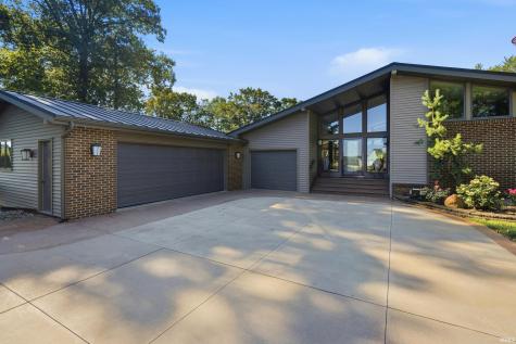 1420 Lake Bluff Drive Kendallville IN 46755