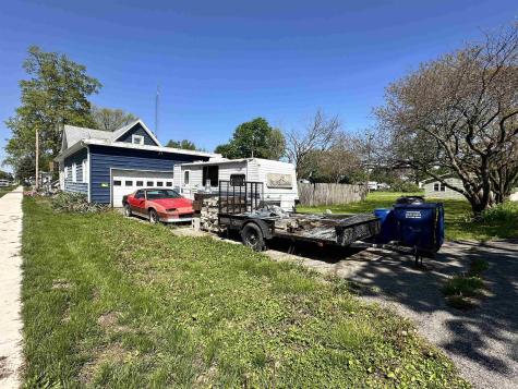 301 E E Sycamore Street Silver Lake IN 46982