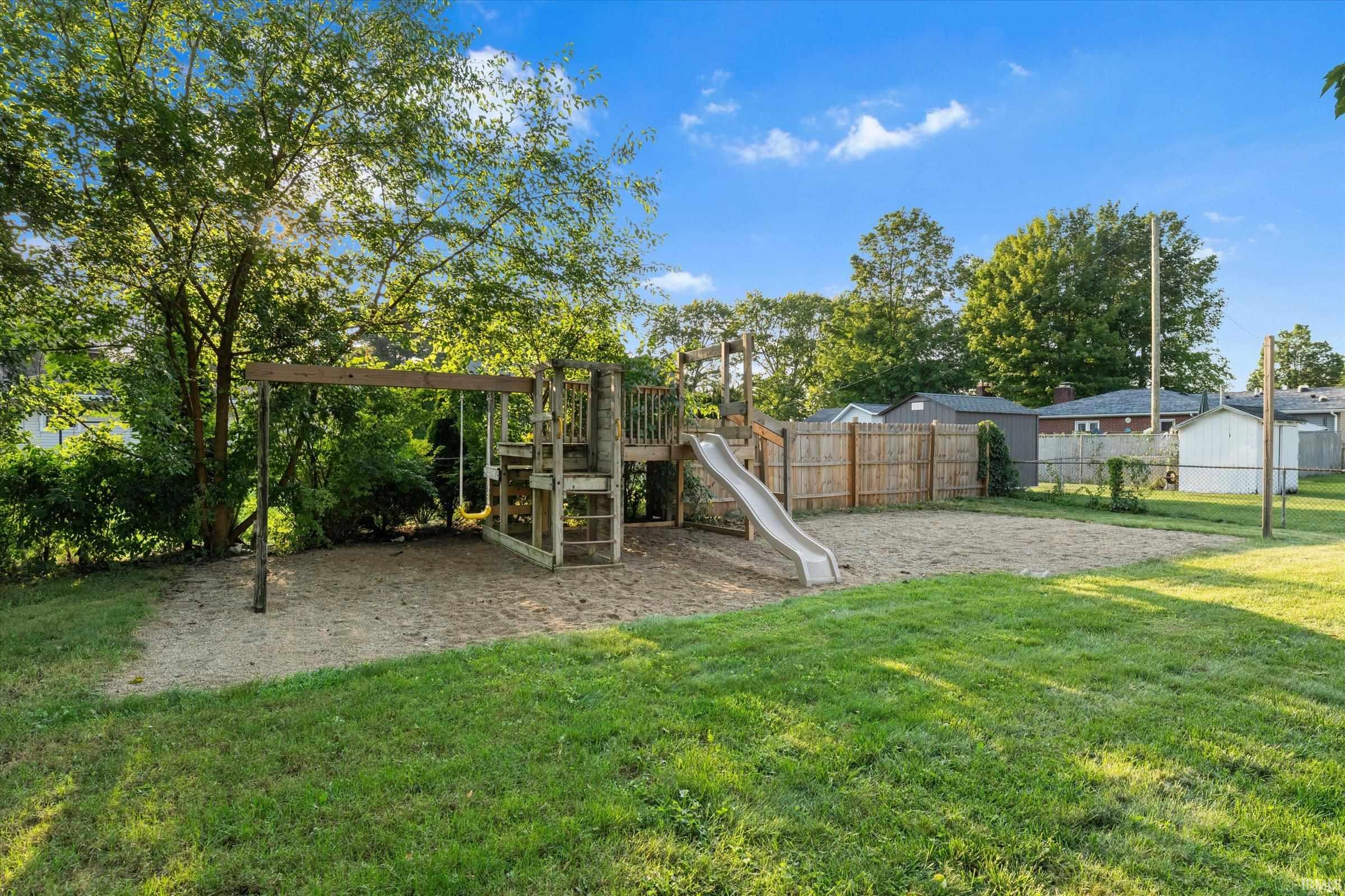 117 Graywood Avenue Elkhart IN 46516