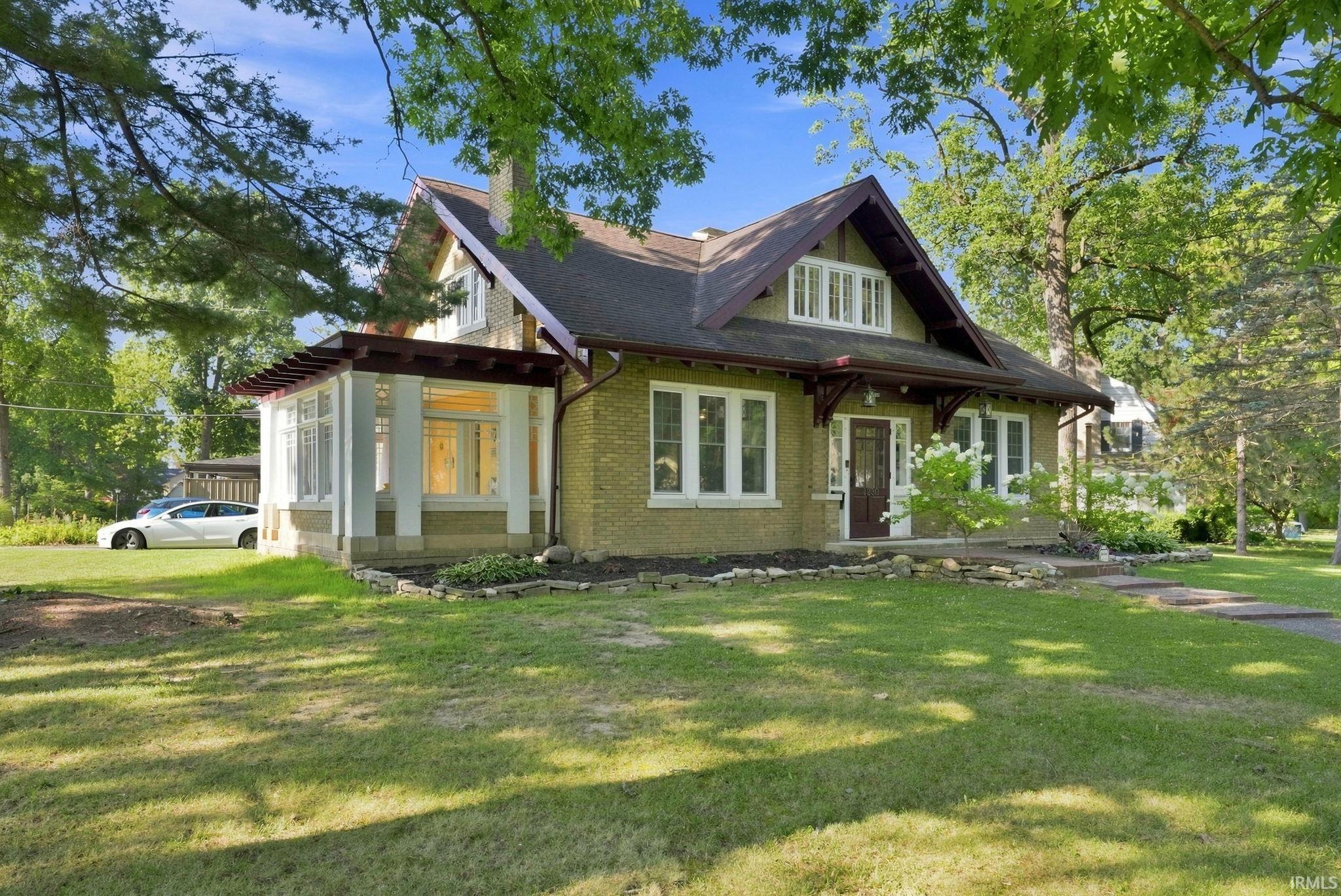 4230 Indiana Avenue Fort Wayne IN 46807
