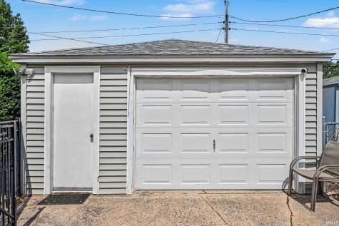 2633 Edison Road South Bend IN 46615