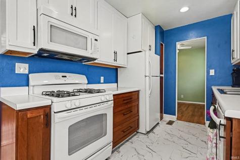 2633 Edison Road South Bend IN 46615