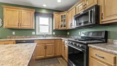 7233 Summerlyn Drive Fort Wayne IN 46835