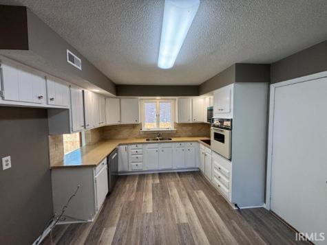 4404 W Kings Row Street Muncie IN 47304