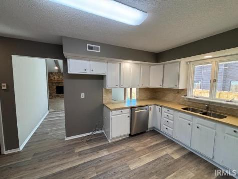4404 W Kings Row Street Muncie IN 47304