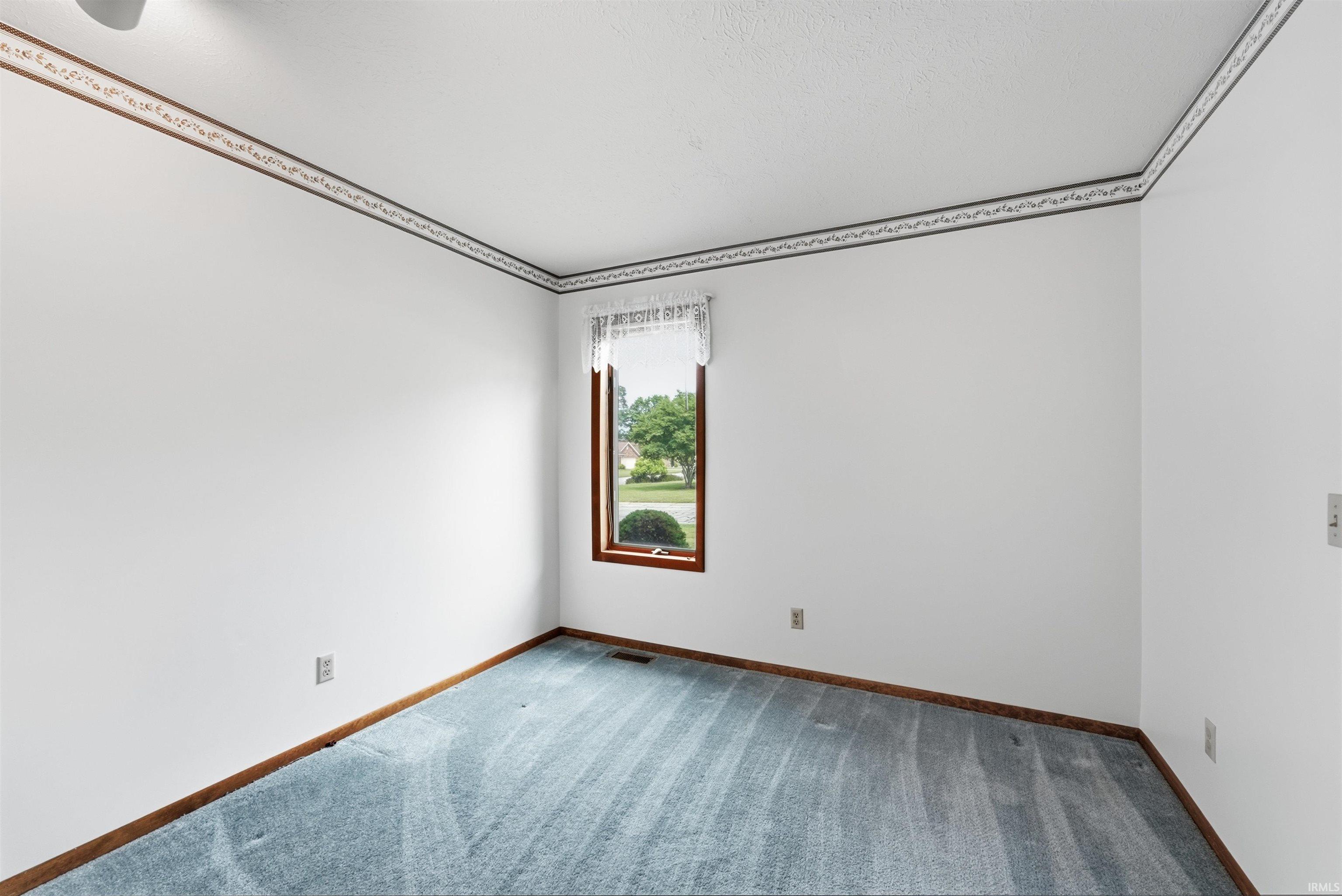 202 Colonial Drive Warsaw IN 46582