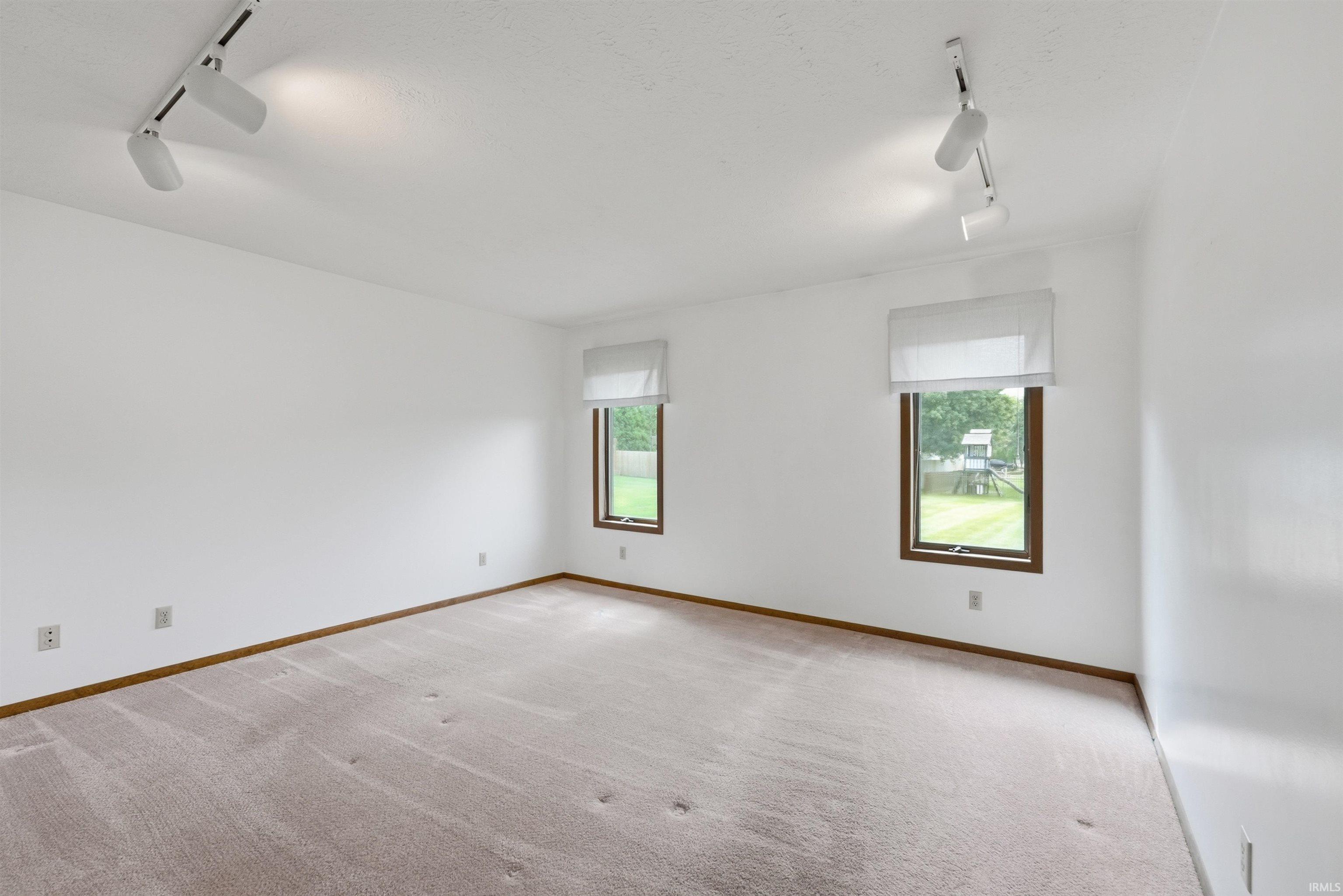 202 Colonial Drive Warsaw IN 46582