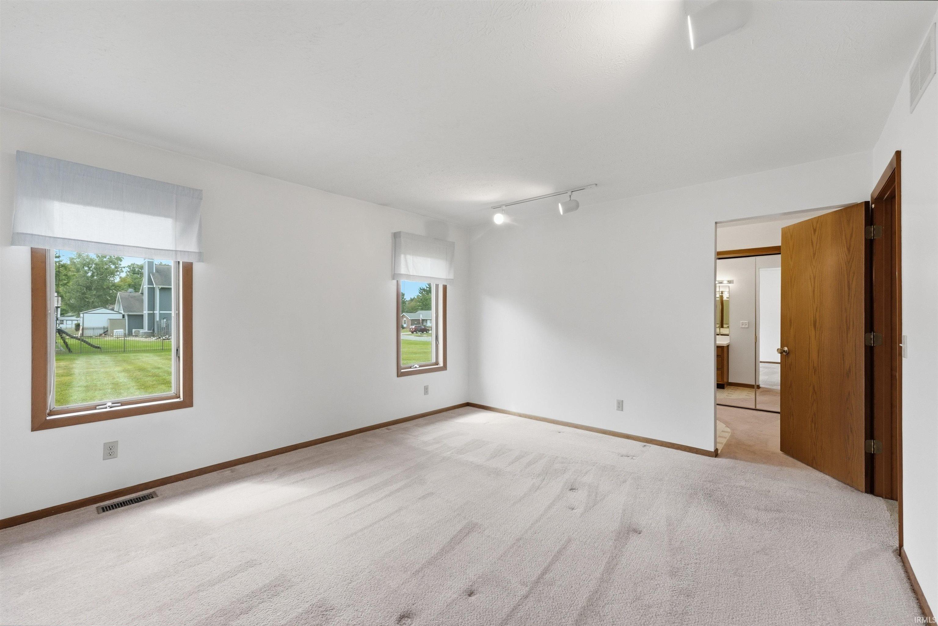 202 Colonial Drive Warsaw IN 46582