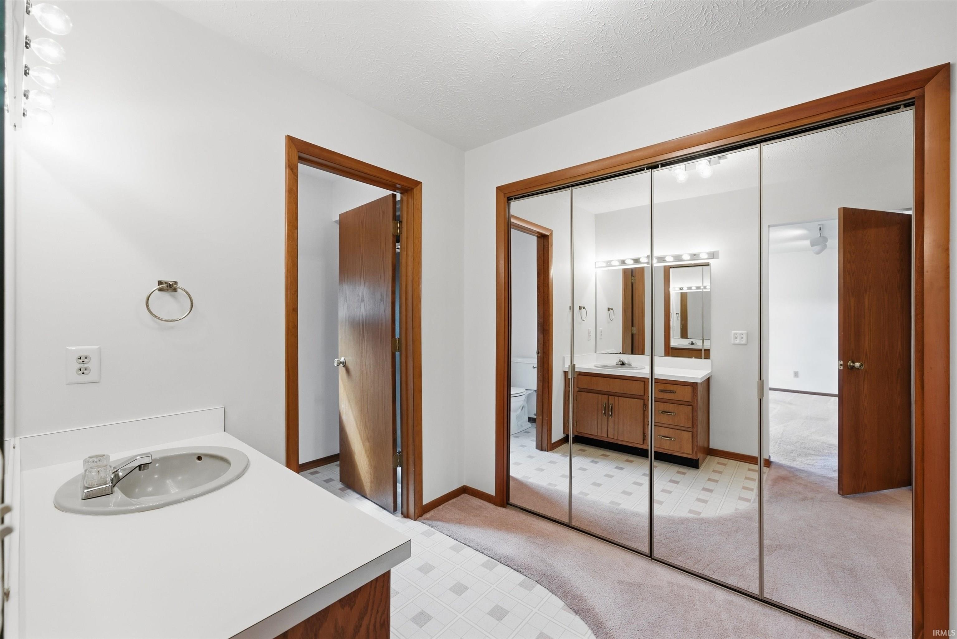 202 Colonial Drive Warsaw IN 46582